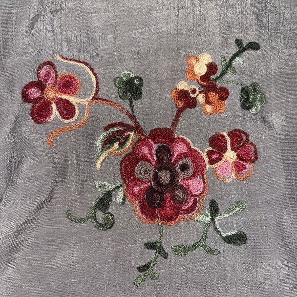 Fig & Flower Top Blouse S Small Taupe Embroidered Floral Roll Tab Sleeve 3A - Picture 3 of 9